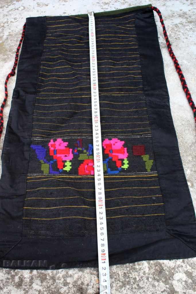 Licitație .ȘORȚUL AUTENTICO DE FEMEI PURTAT DE PISHTIMAL