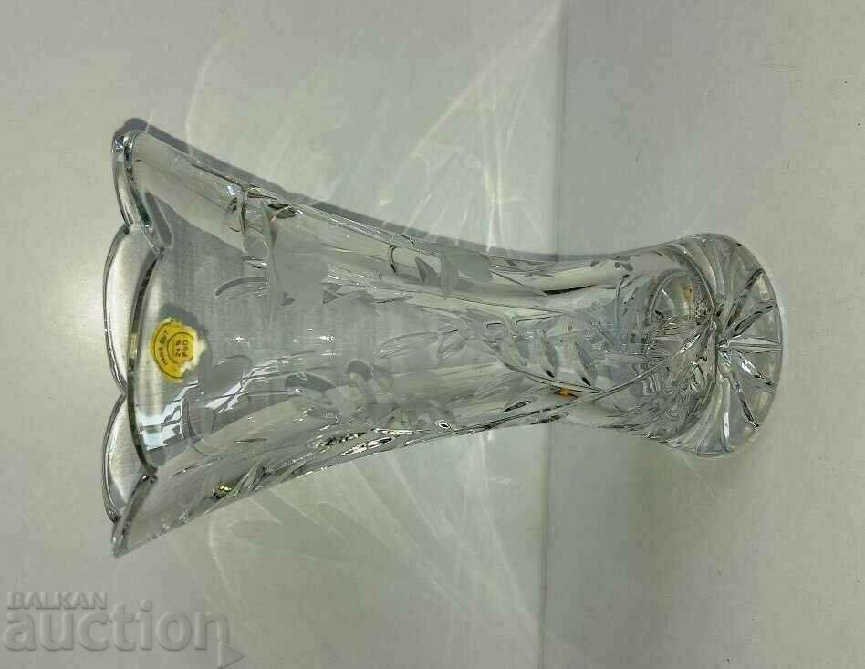 . VAZA DE CRISTAL MASSIVE SANATATE DE CRISTAL . VAZA DE CRISTAL MASSIVE SANATATE DE CRISTAL