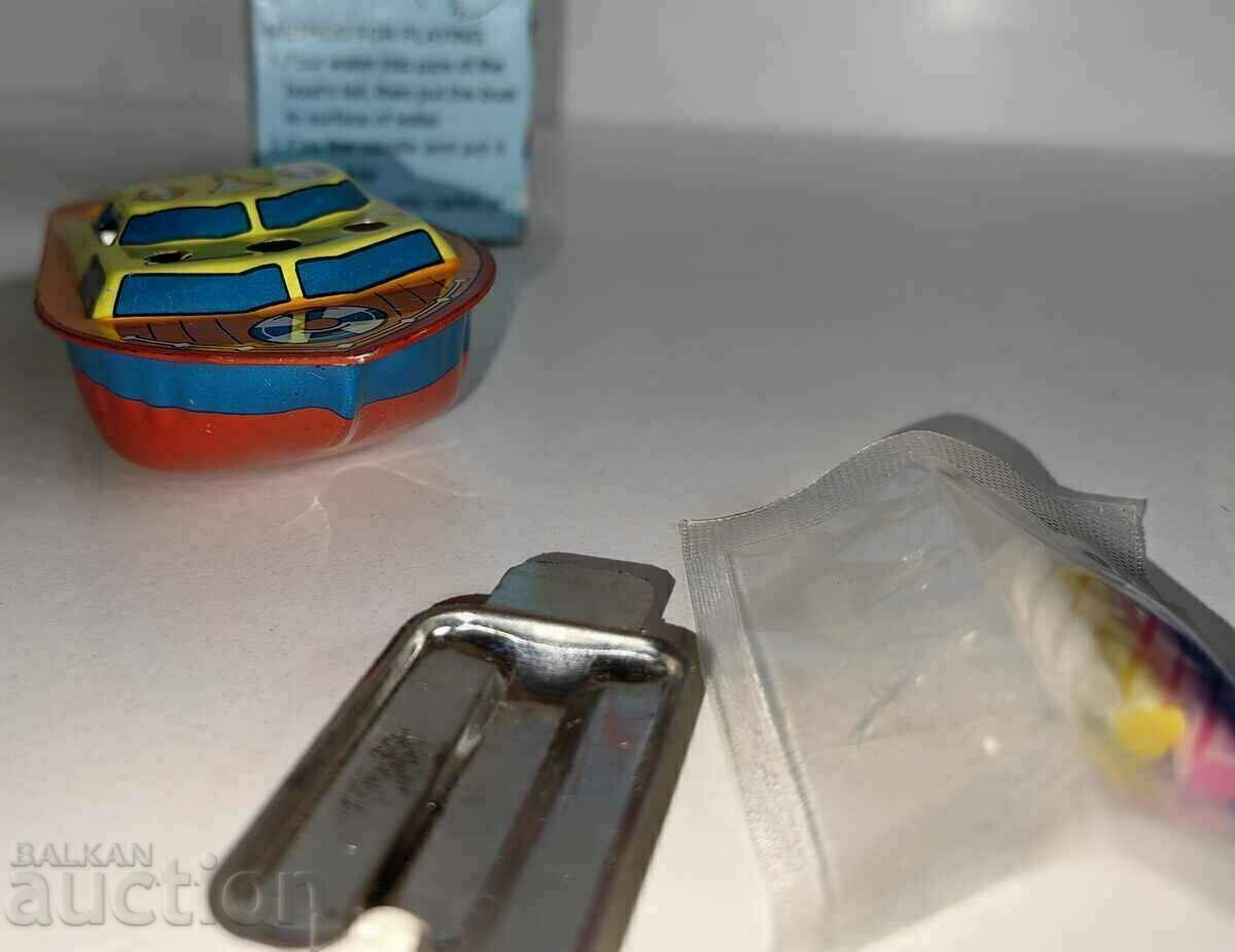 BARCUTA DE COPII CUTIE LUMANARE JUCARIE DE COPII cu preț 29.00 BGN | € 14.83