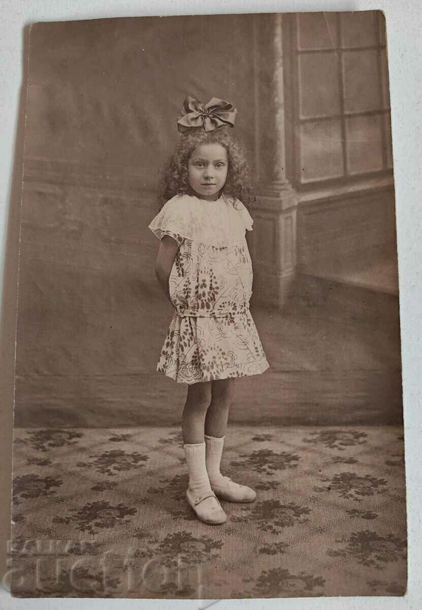 ДЕТЕ МОМИЧЕ ДЕТСКА СНИМКА ФОТОГРАФИЯ ДЕТЕ МОМИЧЕ ДЕТСКА СНИМКА ФОТОГРАФИЯ