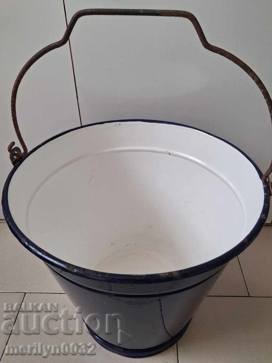 Българска кофа емайл от соца емайлиран съд леген НРБ с цена 59.00 лв. | € 30.17