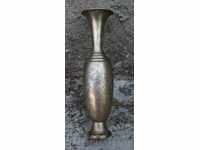 . VAZĂ VECHIĂ GRAVĂ MÂNĂ SEMNATĂ