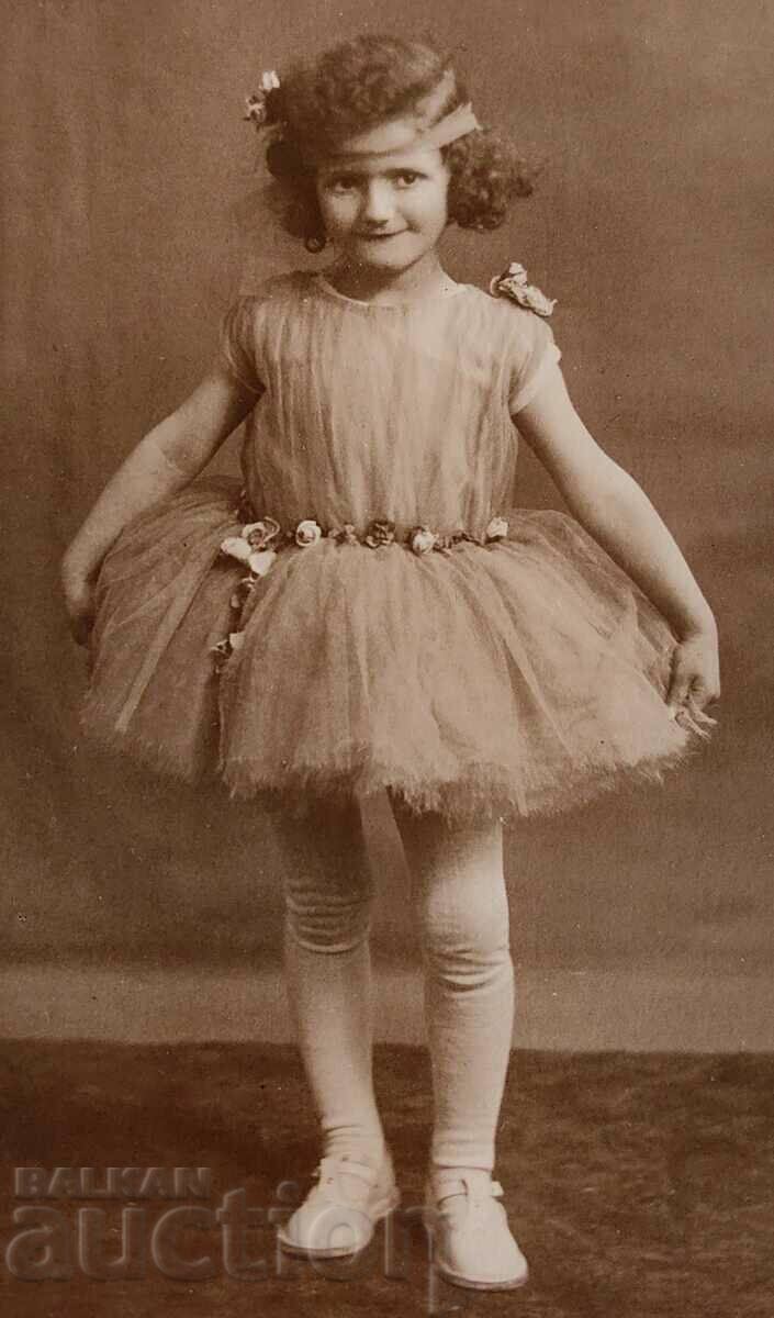 CHILD GIRL CHILD PHOTOGRAPHY with price 5.00 BGN | € 2.56