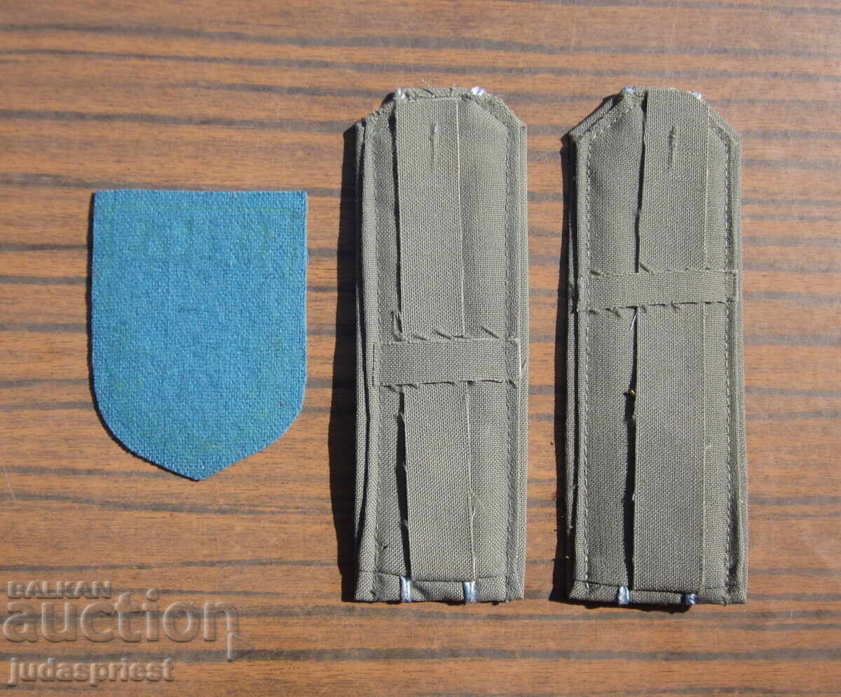 Аукцион Български военни пагони с пилотска емблема на майор от ВВС Аукцион Български военни пагони с пилотска емблема на майор от ВВС