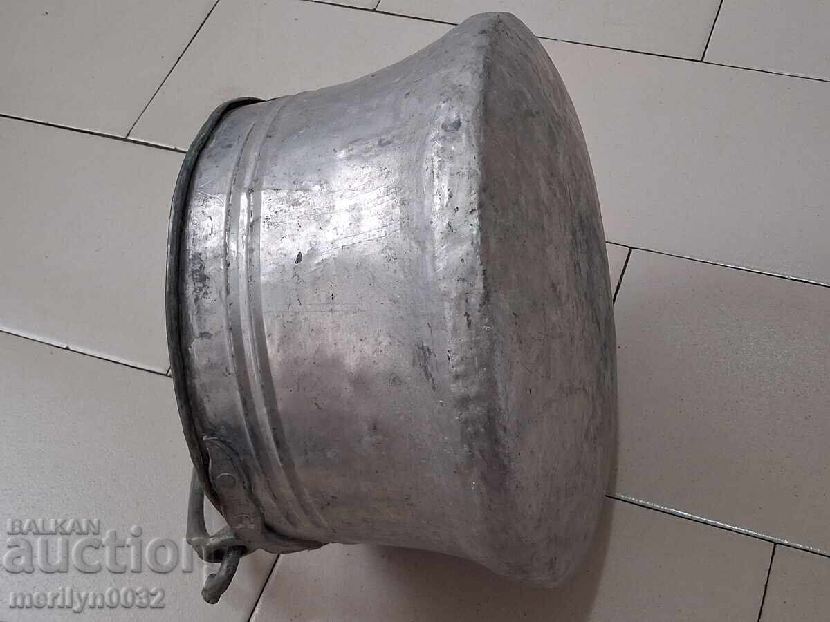 Auction  Old cauldron copper pot copper tinned coin