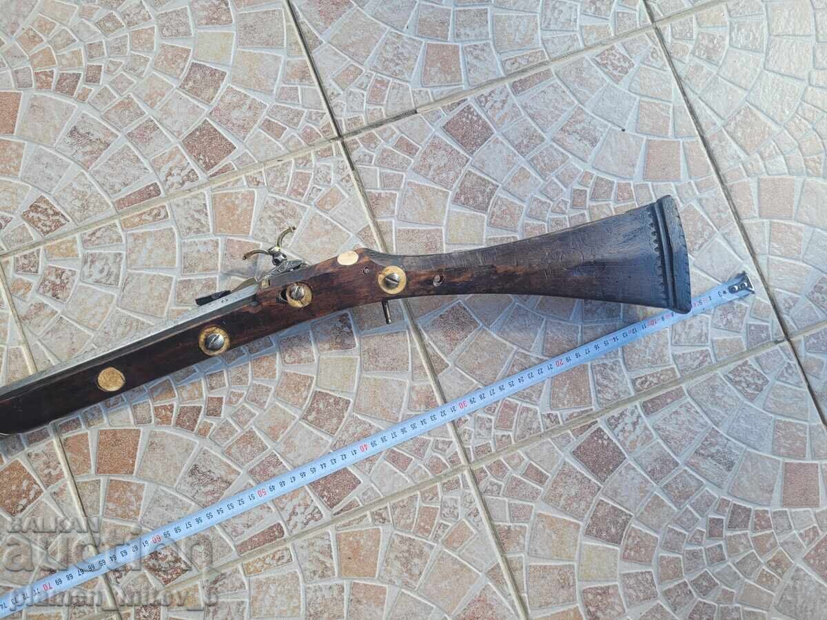 Auction  Cannon, flintlock, musket, rifle