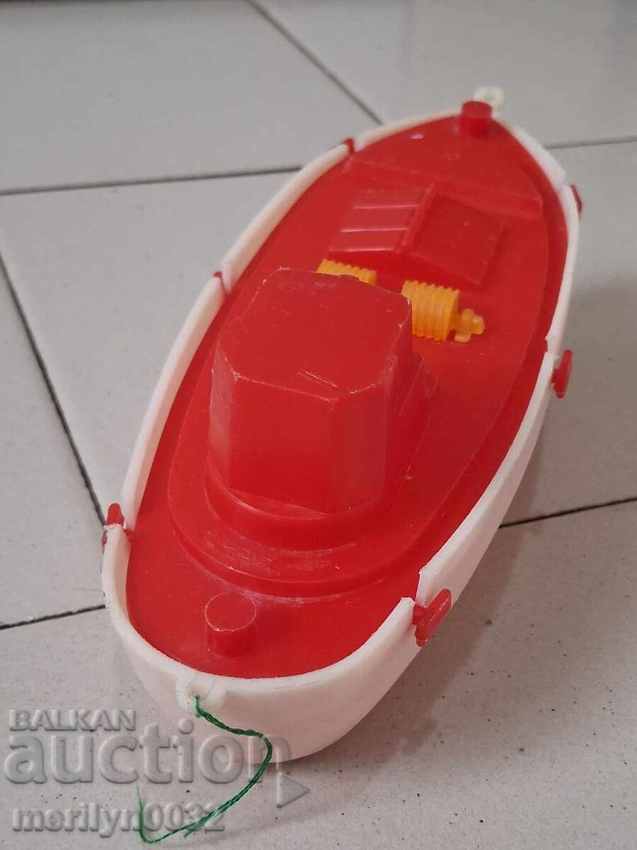 Доставка на Стара пластмасова играчка лодка СССР катер Доставка на Стара пластмасова играчка лодка СССР катер