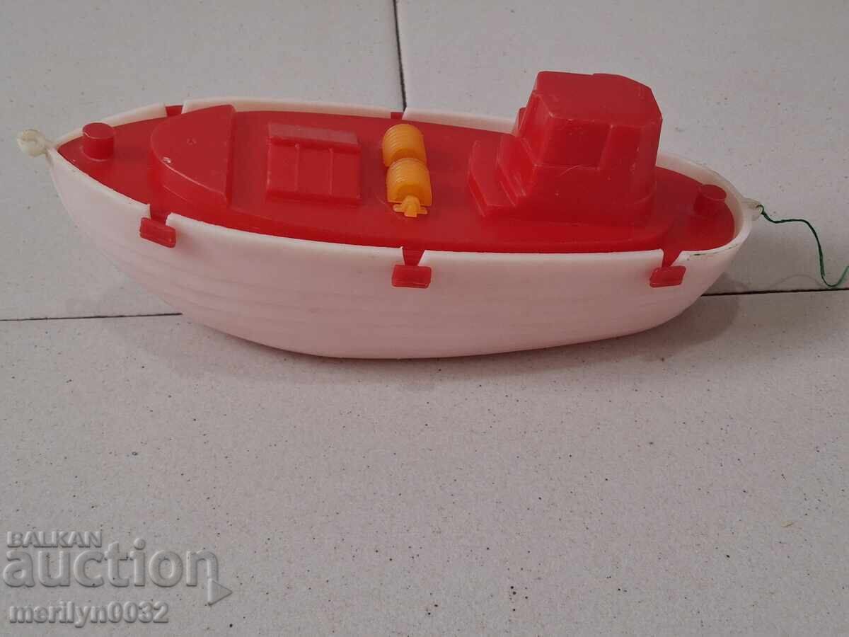 Стара пластмасова играчка лодка СССР катер - 6 Стара пластмасова играчка лодка СССР катер - 6