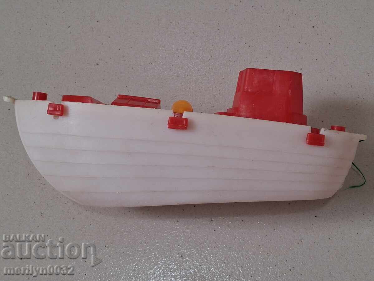 Стара пластмасова играчка лодка СССР катер Стара пластмасова играчка лодка СССР катер