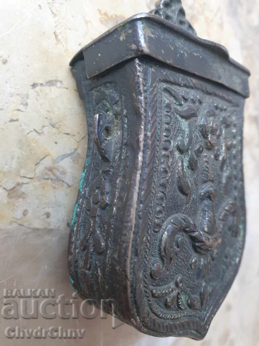 Small, very old French powder flask/cartridge box, 10cm with price 350.00 BGN | € 178.95