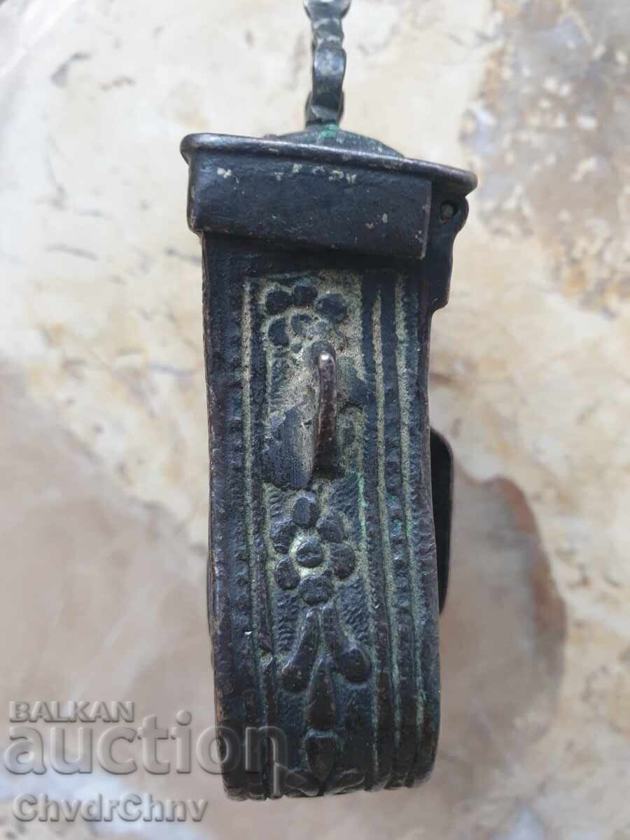 Delivery of Small, very old French powder flask/cartridge box, 10cm