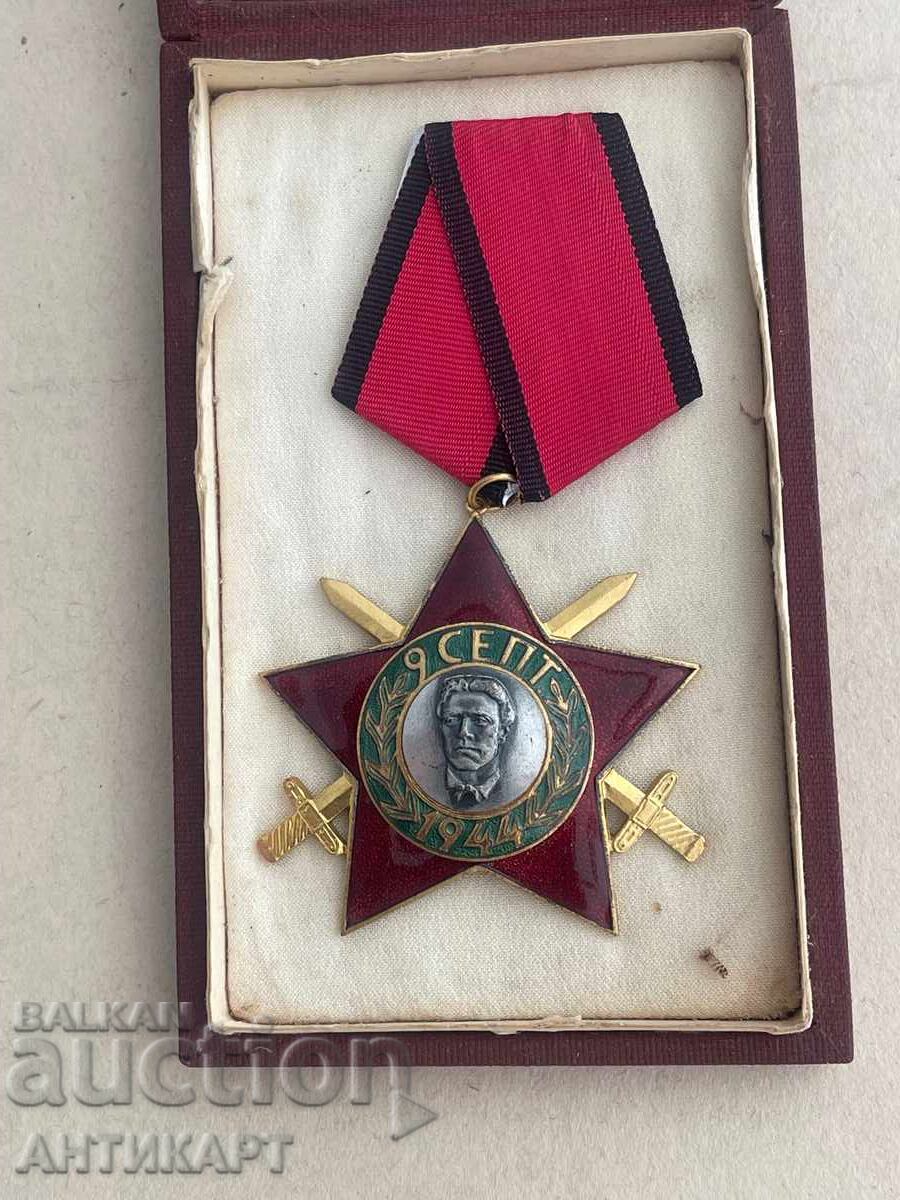 Ordinul 9 Septembrie, clasa a III-a, cu săbii, cu cutie Ordinul 9 Septembrie, clasa a III-a, cu săbii, cu cutie