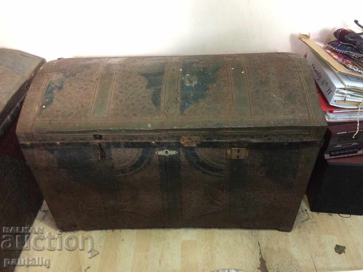 ΠΑΛΙΟ ΑΝΑΓΕΝΝΗΣΙΑΚΟ ΣΑΝΤΟΥΚΙ ΜΕ ΜΕΤΑΛΛΙΚΑ ΣΤΟΙΧΕΙΑ