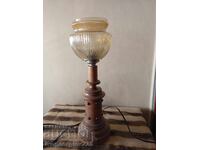 Veche lampă de masă