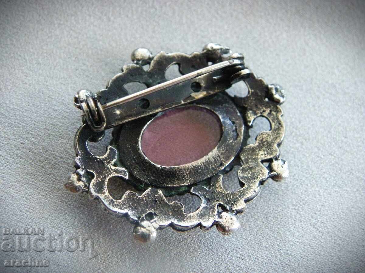 Livrarea Veche broșă de argint britanică Livrarea Veche broșă de argint britanică