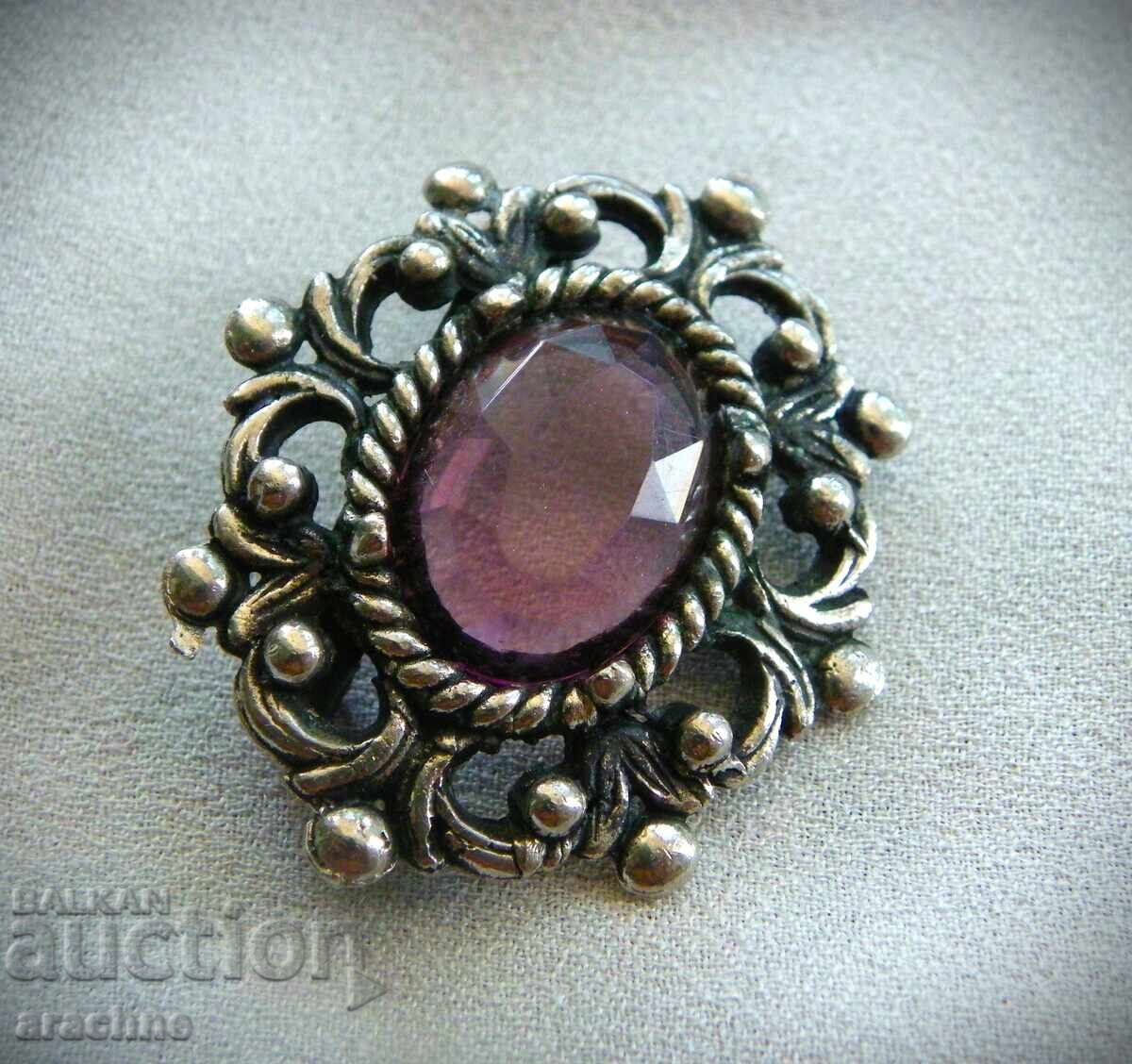 Veche broșă de argint britanică Veche broșă de argint britanică