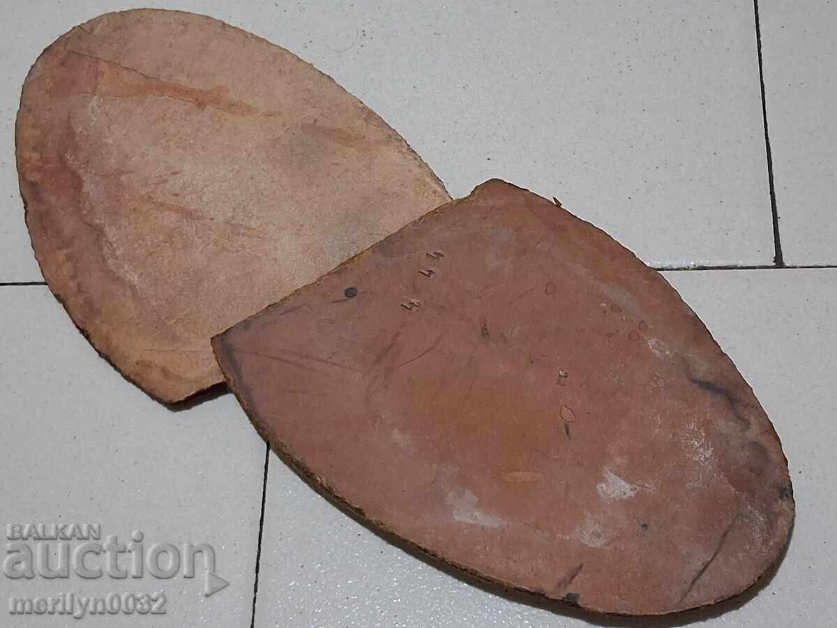 Δημοπρασία Γιον για σιδέρωμα βασιλικών αξιωματικών μπότες 4 χιλ