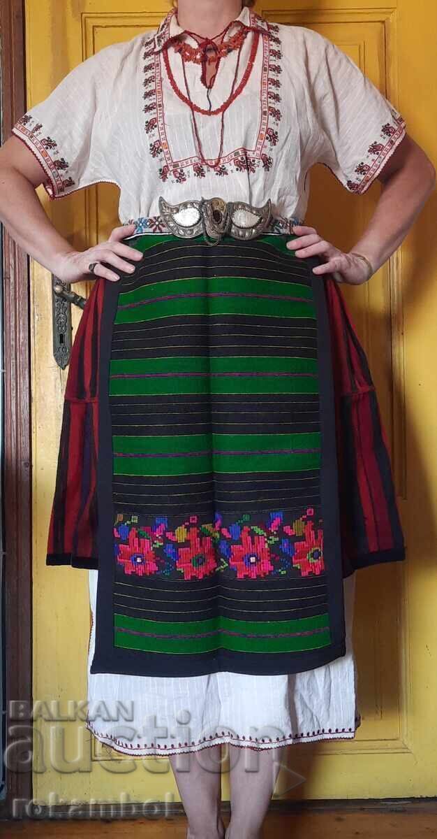 Costum autentic din nord-vestul Bulgariei Costum autentic din nord-vestul Bulgariei