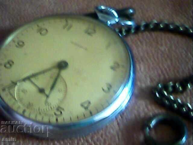 Ceas de buzunar Molnia, frumos și vechi, funcționează perfect cu preț 30.00 BGN | € 15.34