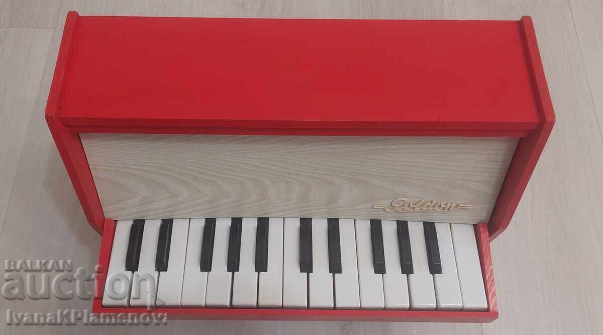 Children's Piano, German, from the Socialist Era, for Collectors with price € 35.79 | 70.00 BGN Children's Piano, German, from the Socialist Era, for Collectors with price € 35.79 | 70.00 BGN