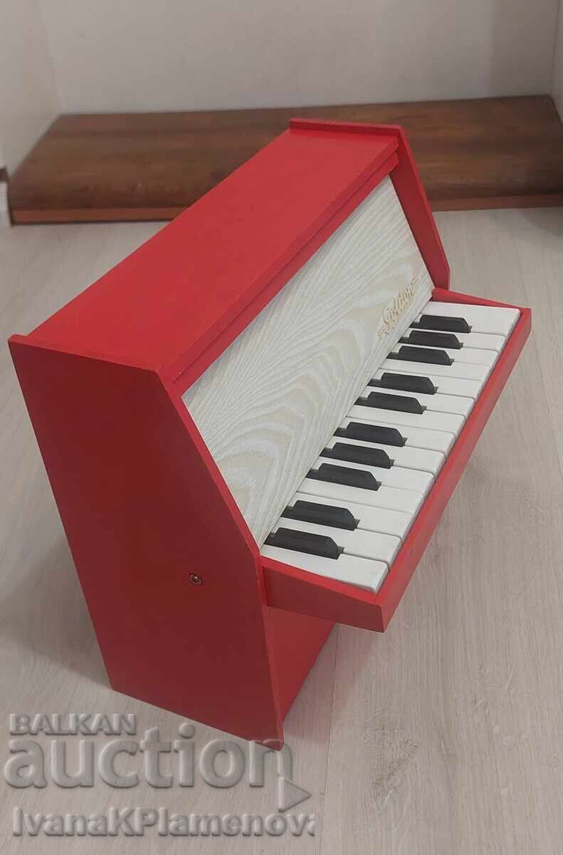 Доставка на Пиано детско Германия от соца за колекционери Доставка на Пиано детско Германия от соца за колекционери