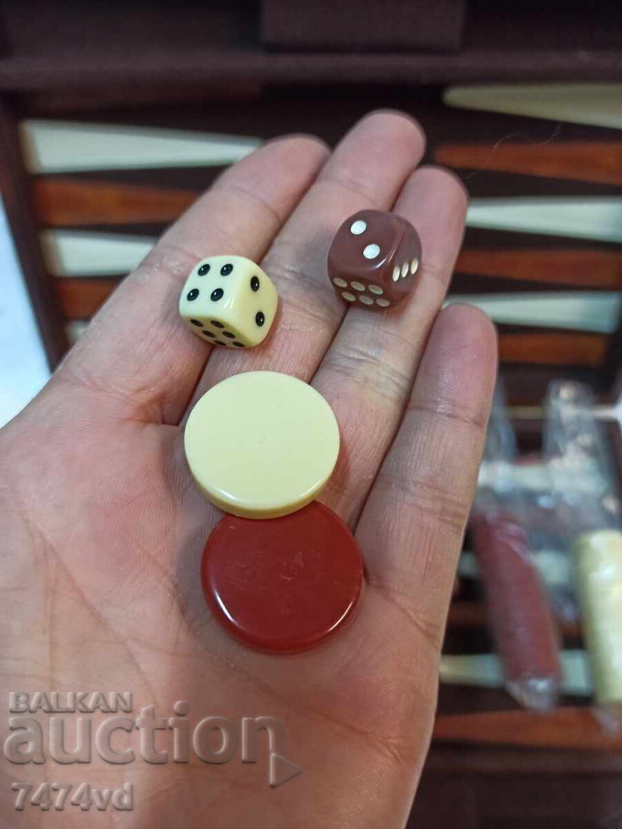 LUXURY TABLE WITH LEATHER CASE - 5 LUXURY TABLE WITH LEATHER CASE - 5