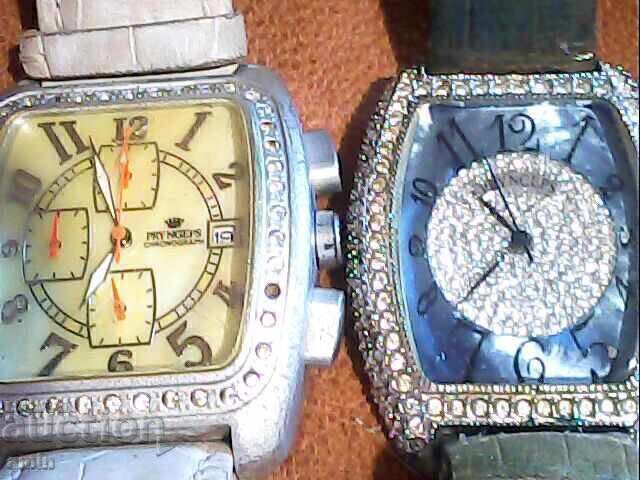 2 Beautiful 4-hour Watches Working