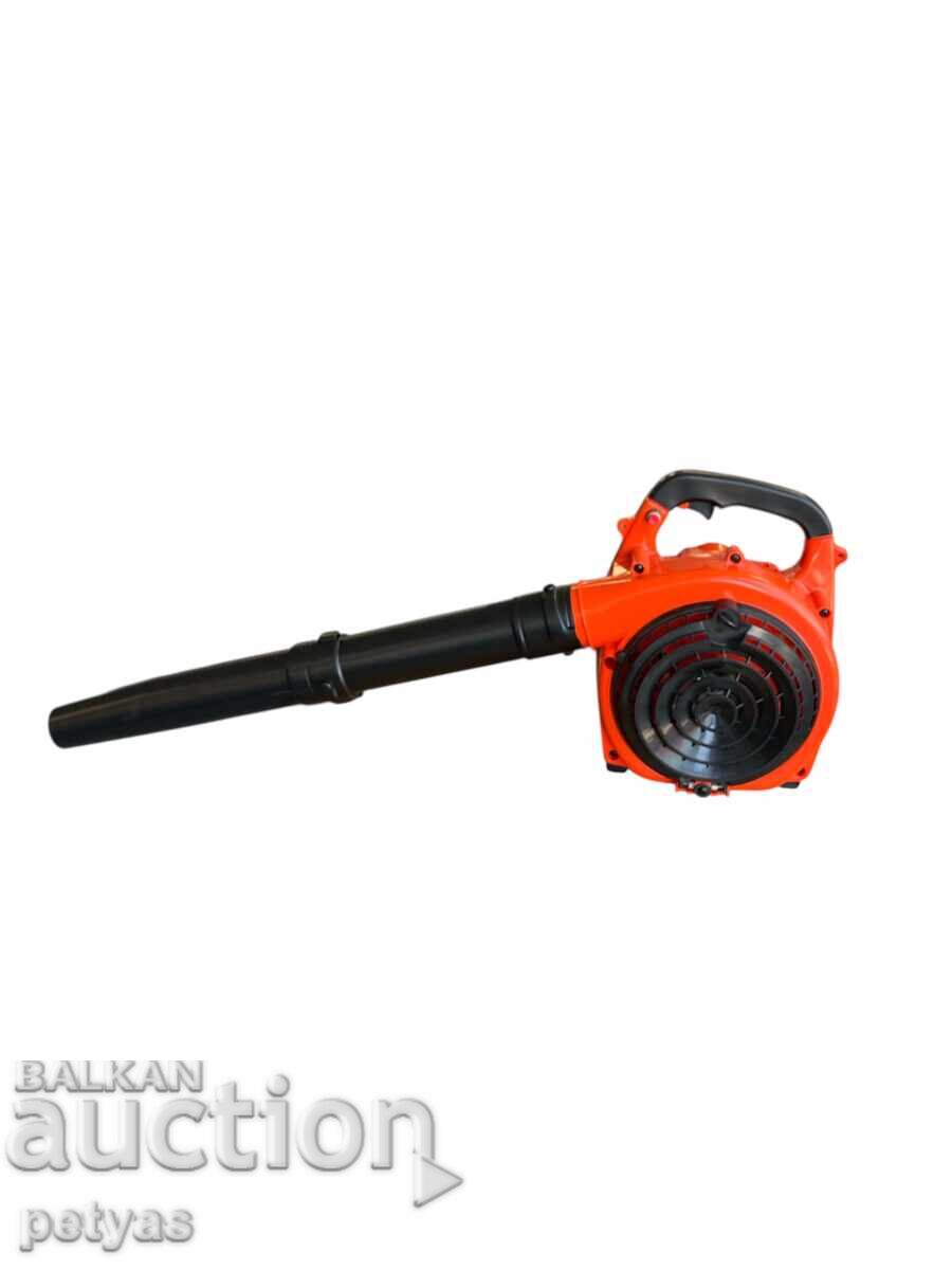 Suflantă de frunze pe benzină KraftRoyal cu suflare, colectare Suflantă de frunze pe benzină KraftRoyal cu suflare, colectare