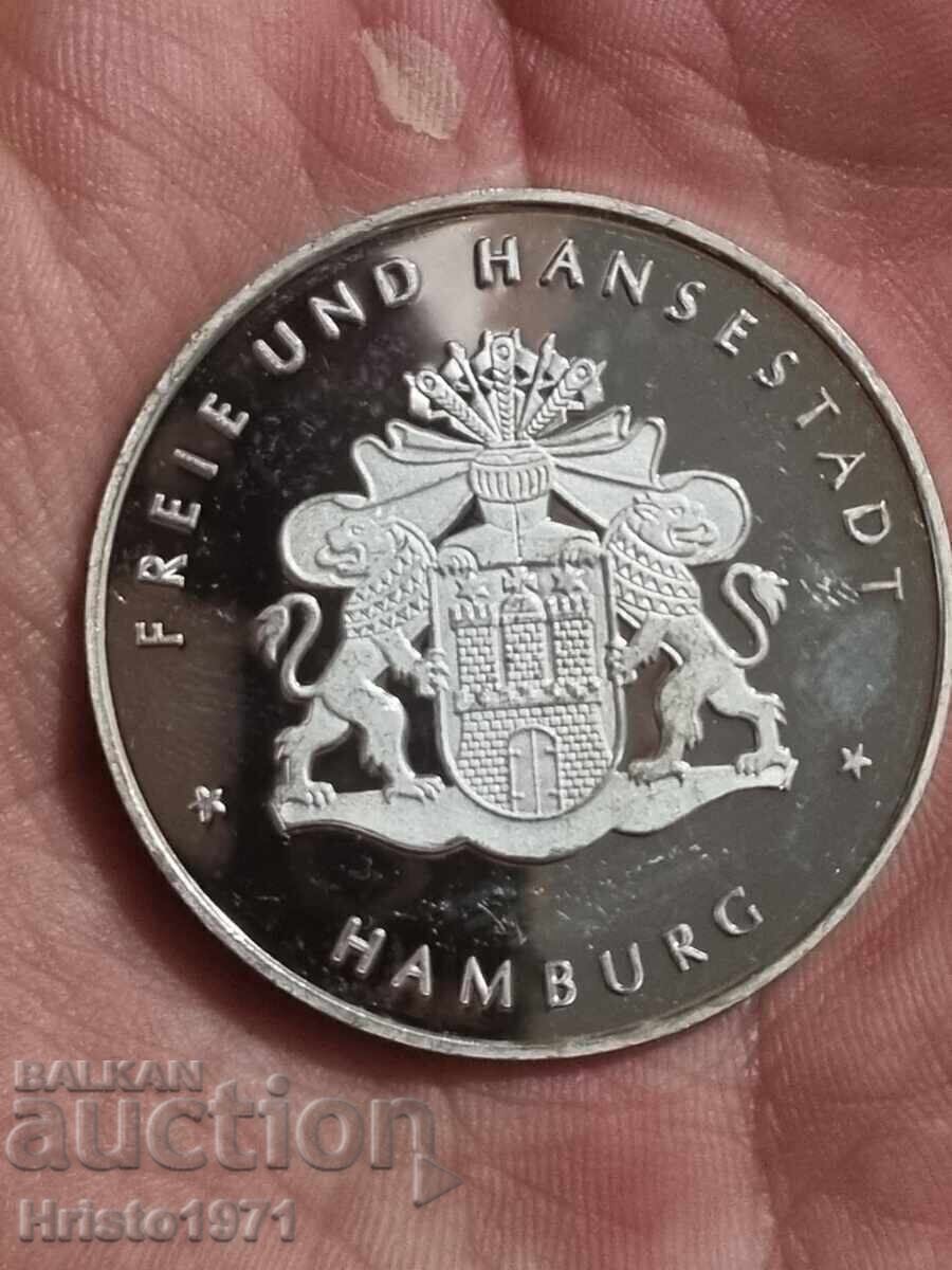 Medal 800 Years City of Hamburg 1989 with price 80.00 BGN | € 40.90 Medal 800 Years City of Hamburg 1989 with price 80.00 BGN | € 40.90