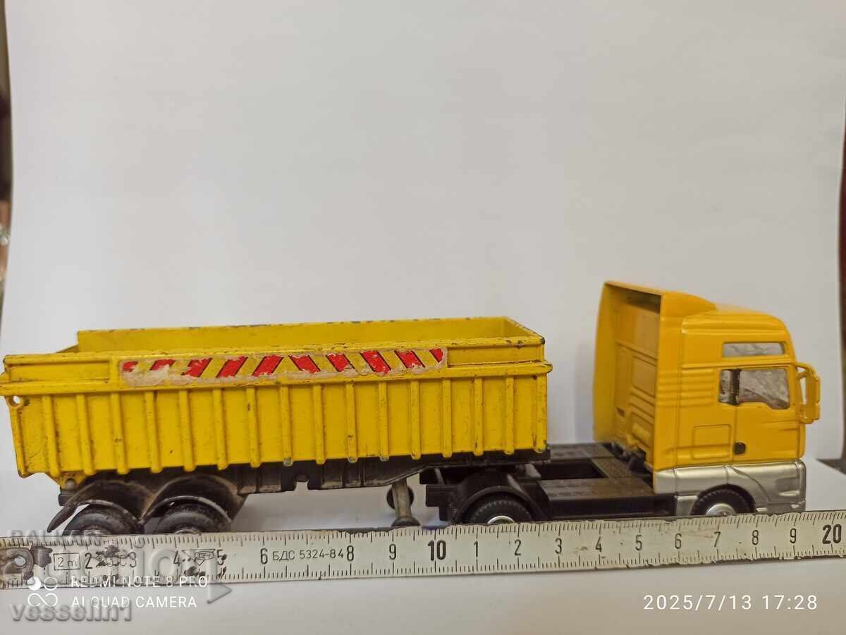 Old toy tractor trailer truck 20cm matchbox with price 28.00 BGN | € 14.32