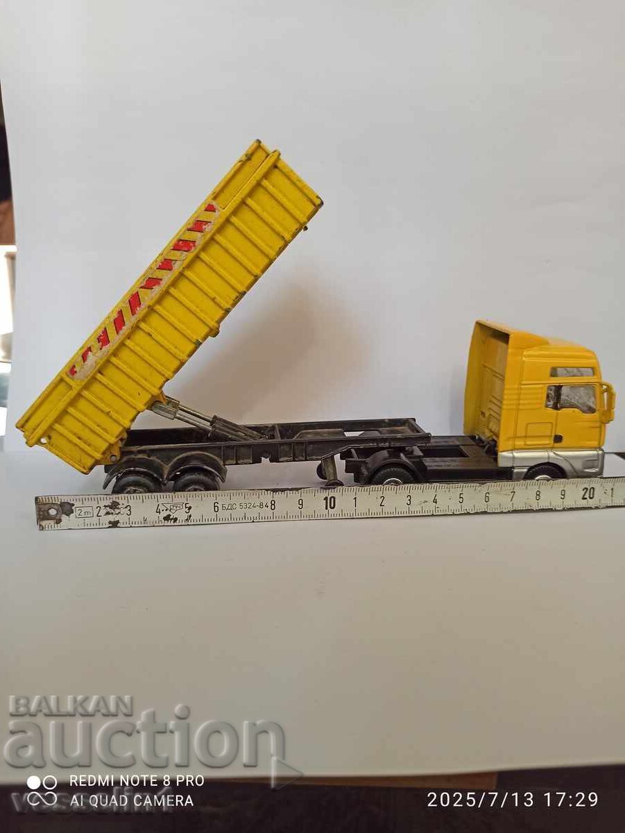 Auction Old toy tractor trailer truck 20cm matchbox Auction Old toy tractor trailer truck 20cm matchbox