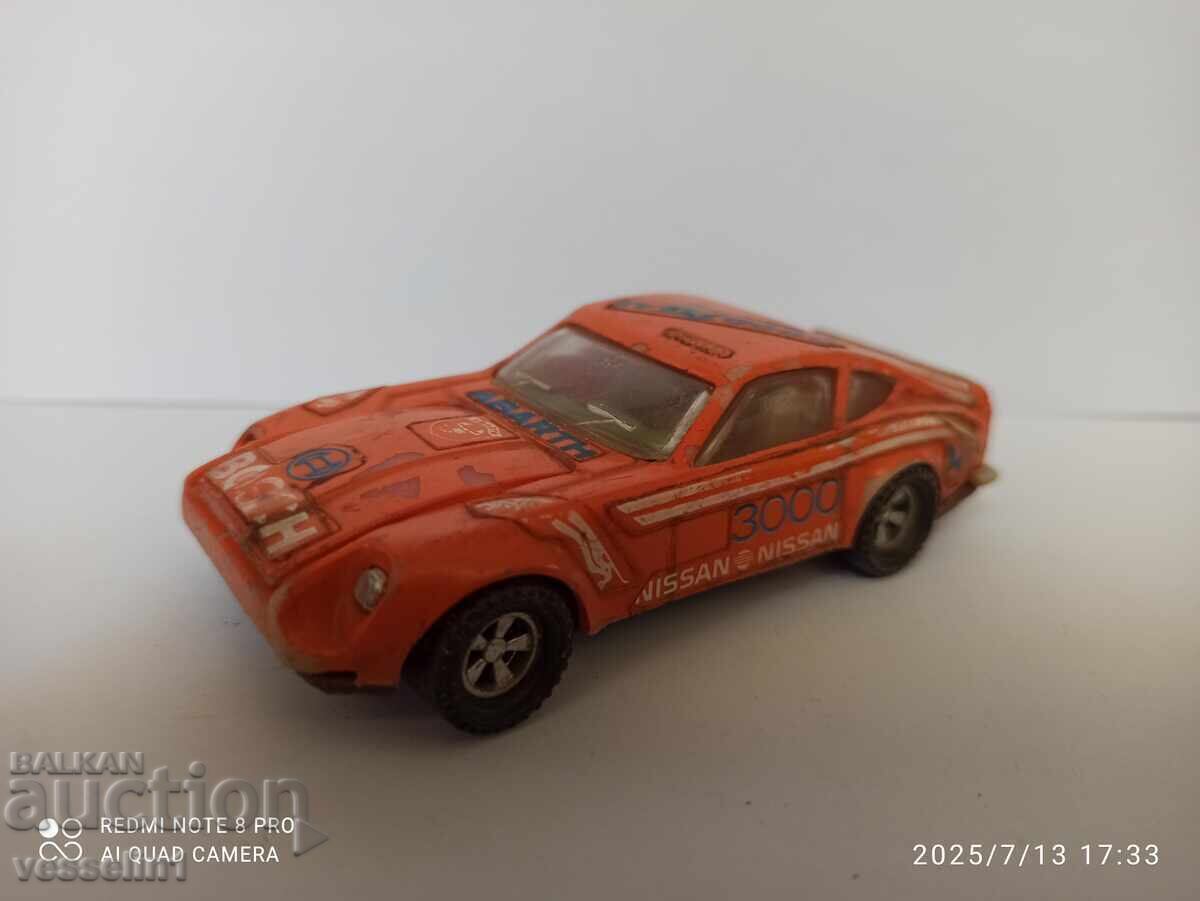 Veche jucărie mașinuță Datsun, producție Lonza, Polonia