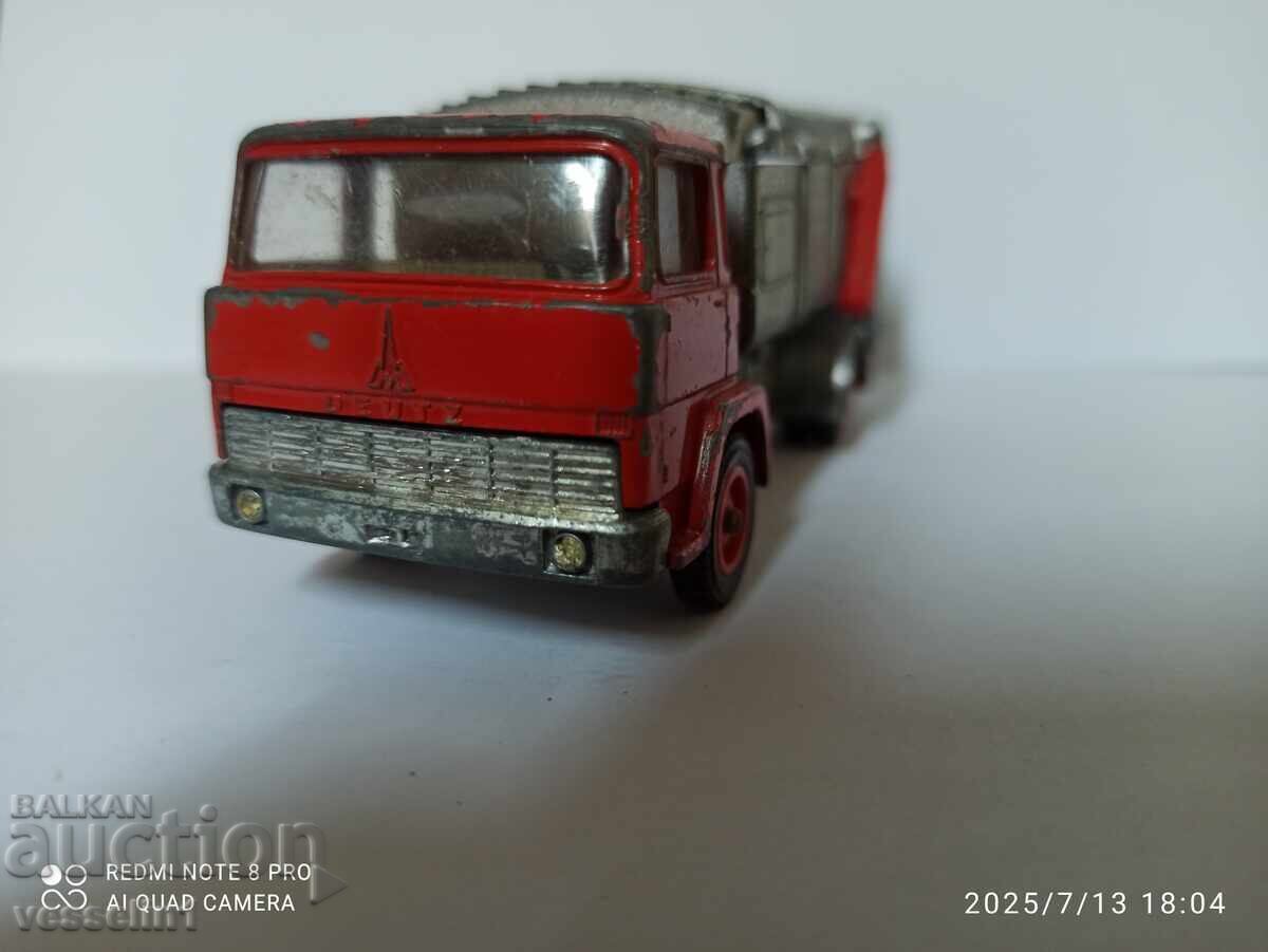 Παλιό παιδικό φορτηγό απορριμμάτων SIKU με παλιά επιγραφή με τιμή 48.00 BGN | € 24.54 Παλιό παιδικό φορτηγό απορριμμάτων SIKU με παλιά επιγραφή με τιμή 48.00 BGN | € 24.54