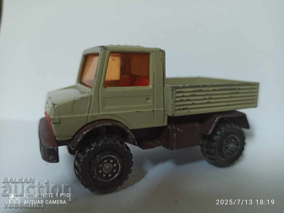 Camion vechi de jucărie Mercedes Unimog Matchbox 1973