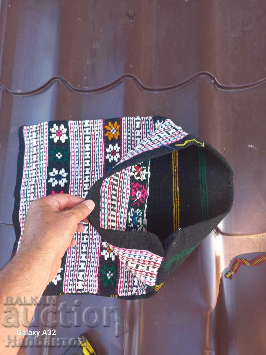 Delivery of OLD EMBROIDERED PILLOWCASE