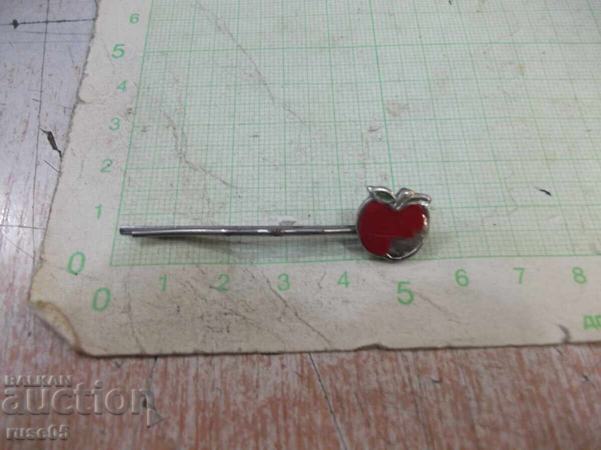 Fibula veche cu măr