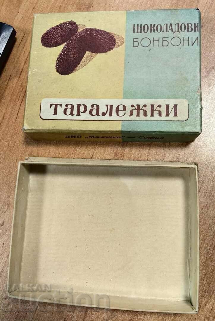 ТАРАЛЕЖКИ МАЛЧИКА СОФИЯ РЯДКА СОЦ КУТИЯ ОТ БОНБОНИ СОЦА - 5 ТАРАЛЕЖКИ МАЛЧИКА СОФИЯ РЯДКА СОЦ КУТИЯ ОТ БОНБОНИ СОЦА - 5