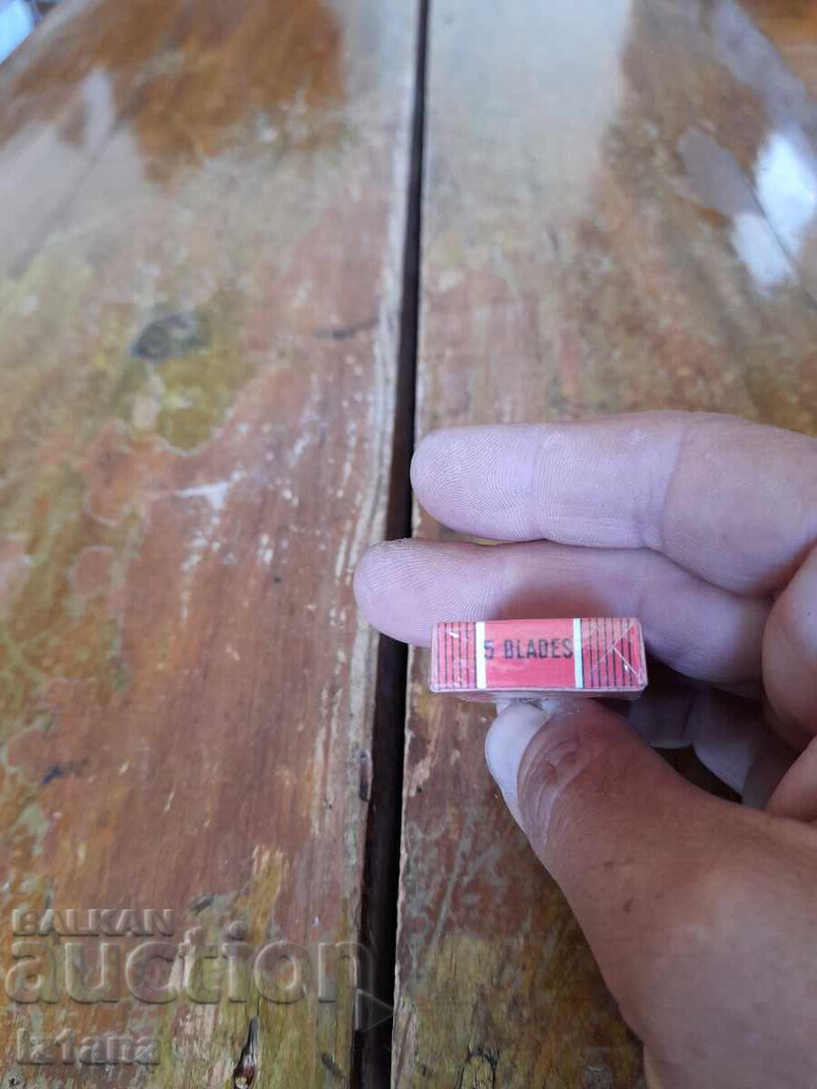 Παράδοση Παλιά ξυραφάκια Astor Special