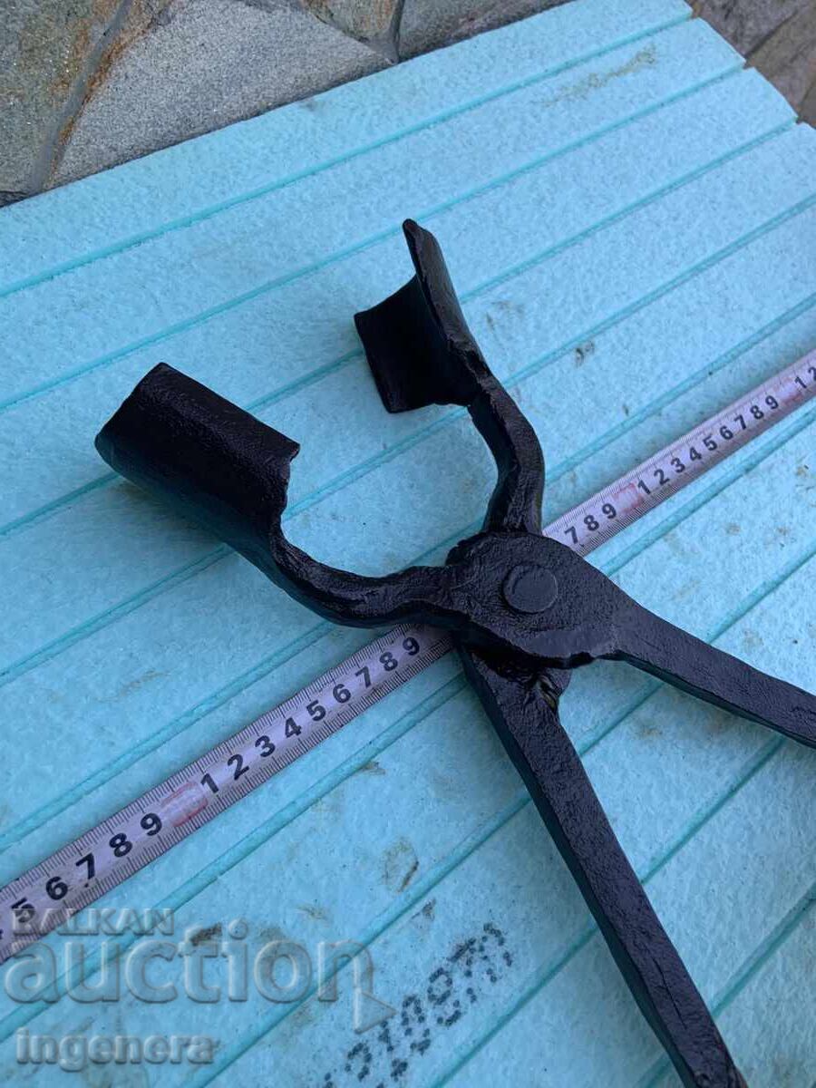 Πένσες εξειδικευμένες μεγάλες σφυρήλατες σιδηρουργικές εργαλείο με τιμή 65.00 BGN | € 33.23 Πένσες εξειδικευμένες μεγάλες σφυρήλατες σιδηρουργικές εργαλείο με τιμή 65.00 BGN | € 33.23