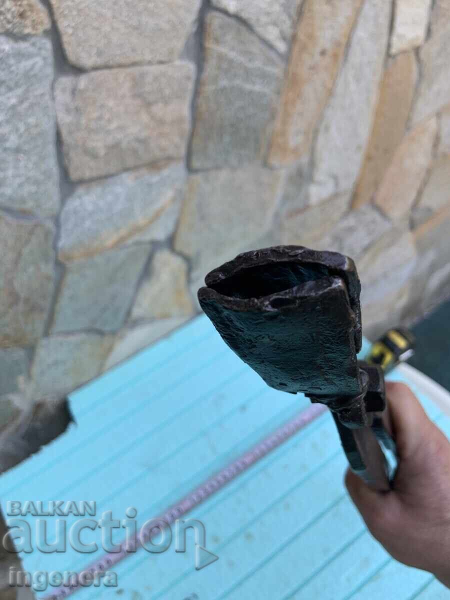 SPECIALIZED LARGE FORGED FARRIER TONGS - 6 SPECIALIZED LARGE FORGED FARRIER TONGS - 6