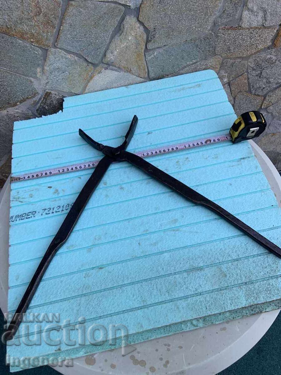 SPECIALIZED LARGE FORGED FARRIER TONGS SPECIALIZED LARGE FORGED FARRIER TONGS