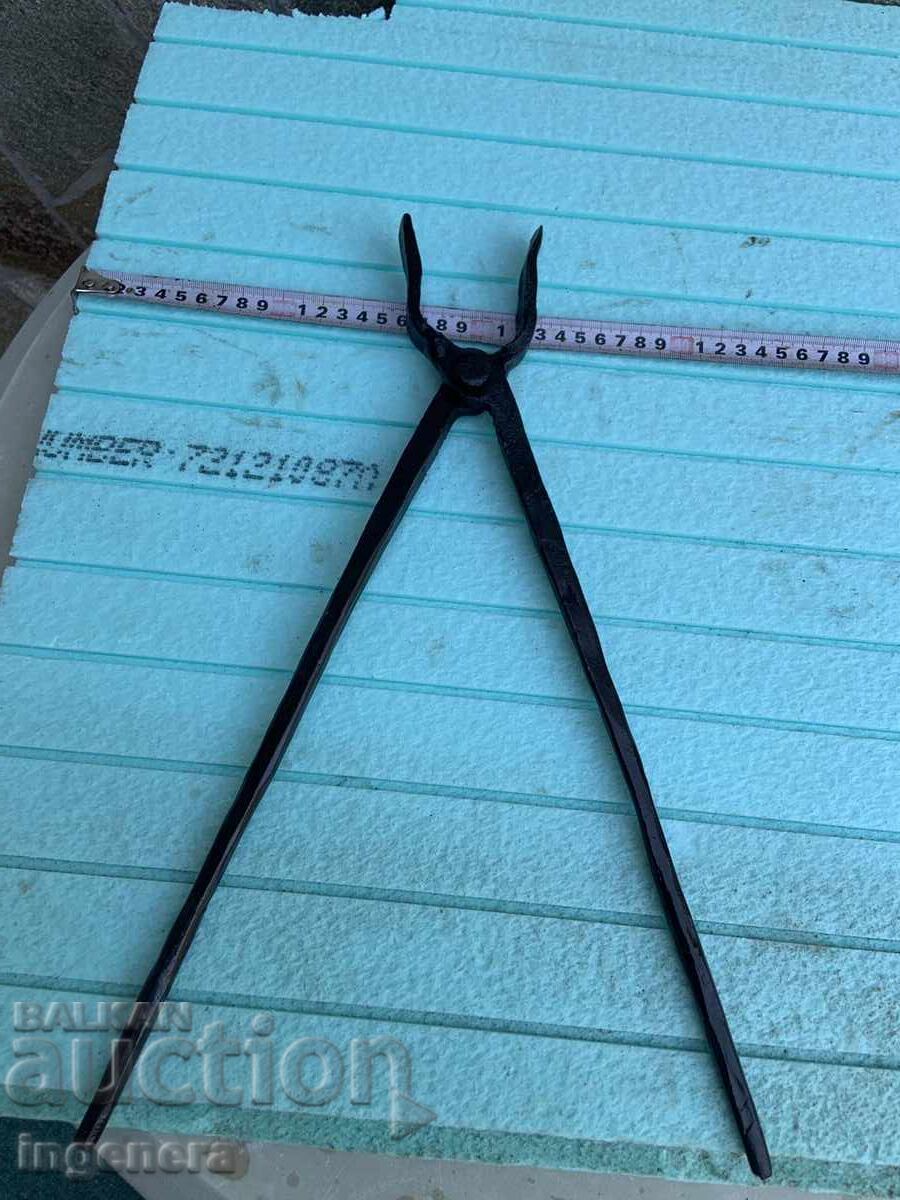 SPECIALIZED LARGE FORGED FARRIER TONGS with price 49.00 BGN | € 25.05 SPECIALIZED LARGE FORGED FARRIER TONGS with price 49.00 BGN | € 25.05