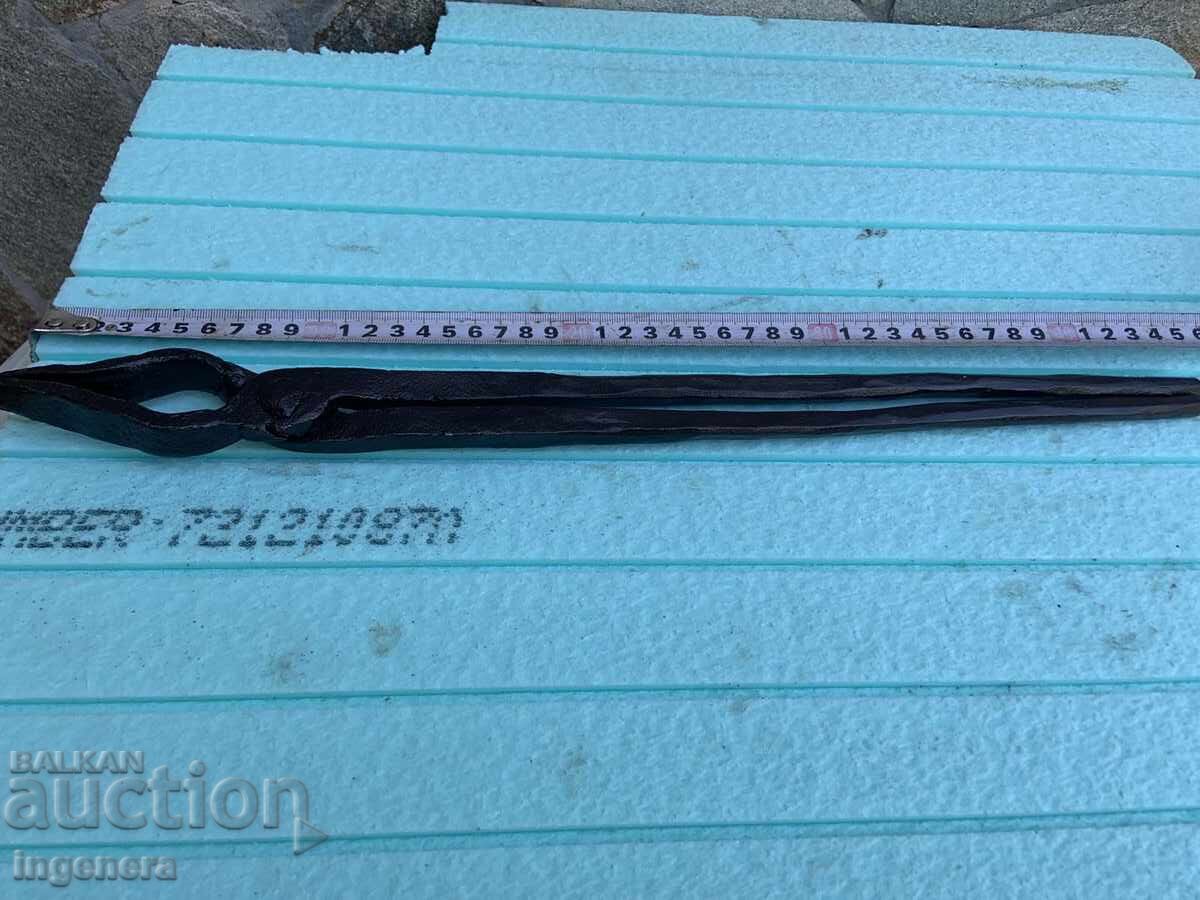 Delivery of SPECIALIZED LARGE FORGED FARRIER TONGS Delivery of SPECIALIZED LARGE FORGED FARRIER TONGS