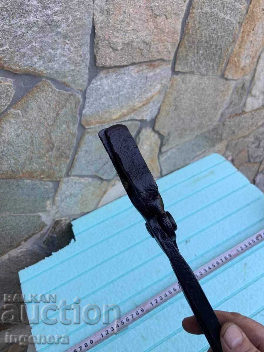 SPECIALIZED LARGE FORGED FARRIER TONGS - 6 SPECIALIZED LARGE FORGED FARRIER TONGS - 6