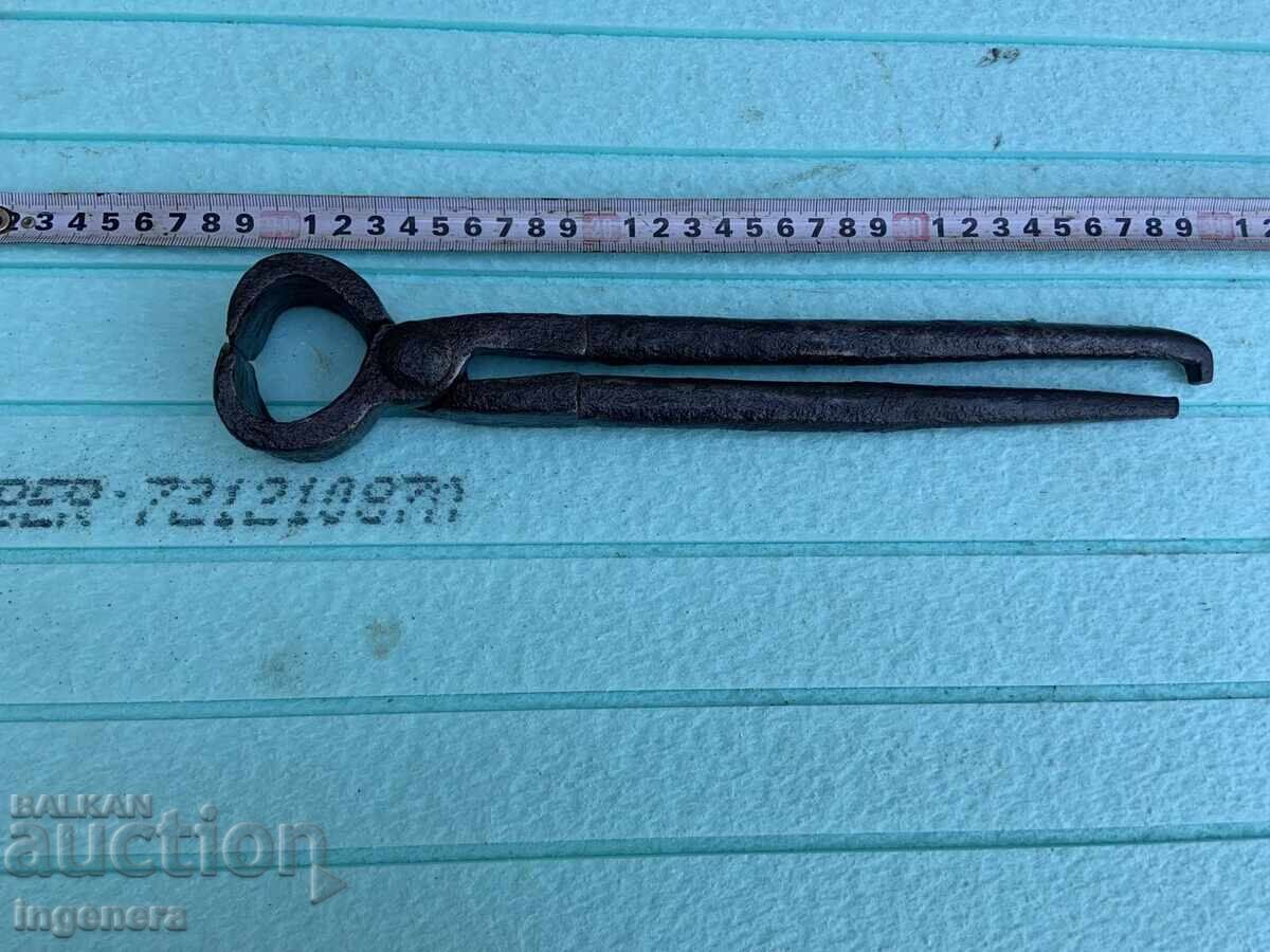 Πένσες εξειδικευμένες μεγάλες σφυρήλατες σιδηρουργικές εργαλείο με τιμή 39.00 BGN | € 19.94 Πένσες εξειδικευμένες μεγάλες σφυρήλατες σιδηρουργικές εργαλείο με τιμή 39.00 BGN | € 19.94