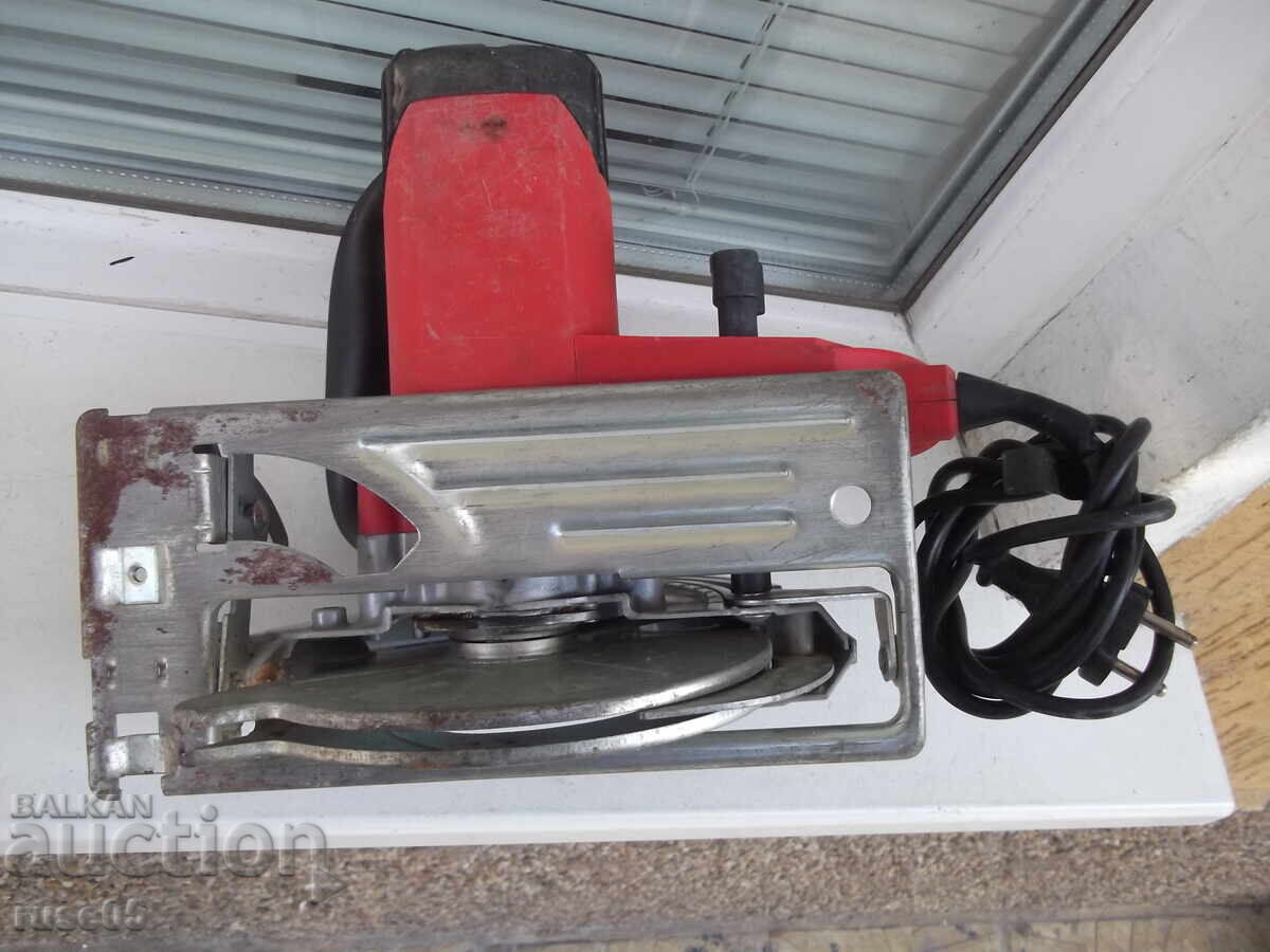 Hand-held circular saw "Einhell TC-CS 1200/1, 1230W, Ø160mm" working - 7