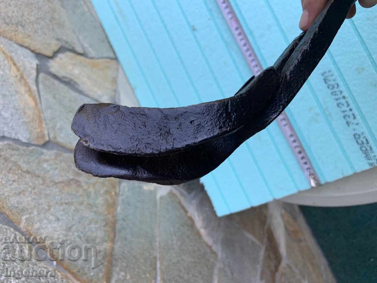 SPECIALIZED LARGE FORGED FARRIER TONGS with price 54.00 BGN | € 27.61 SPECIALIZED LARGE FORGED FARRIER TONGS with price 54.00 BGN | € 27.61