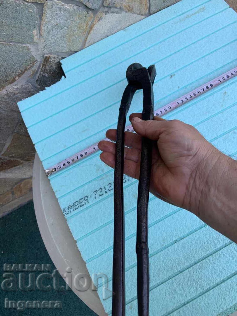 Delivery of SPECIALIZED LARGE FORGED FARRIER TONGS Delivery of SPECIALIZED LARGE FORGED FARRIER TONGS