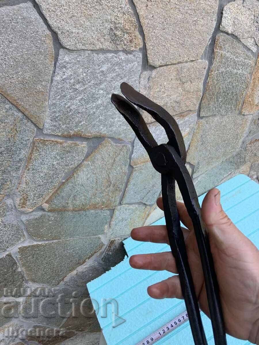 SPECIALIZED LARGE FORGED FARRIER TONGS - 5 SPECIALIZED LARGE FORGED FARRIER TONGS - 5