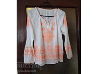 Bluză bogat brodată cu mâneci lungi pentru costum popular